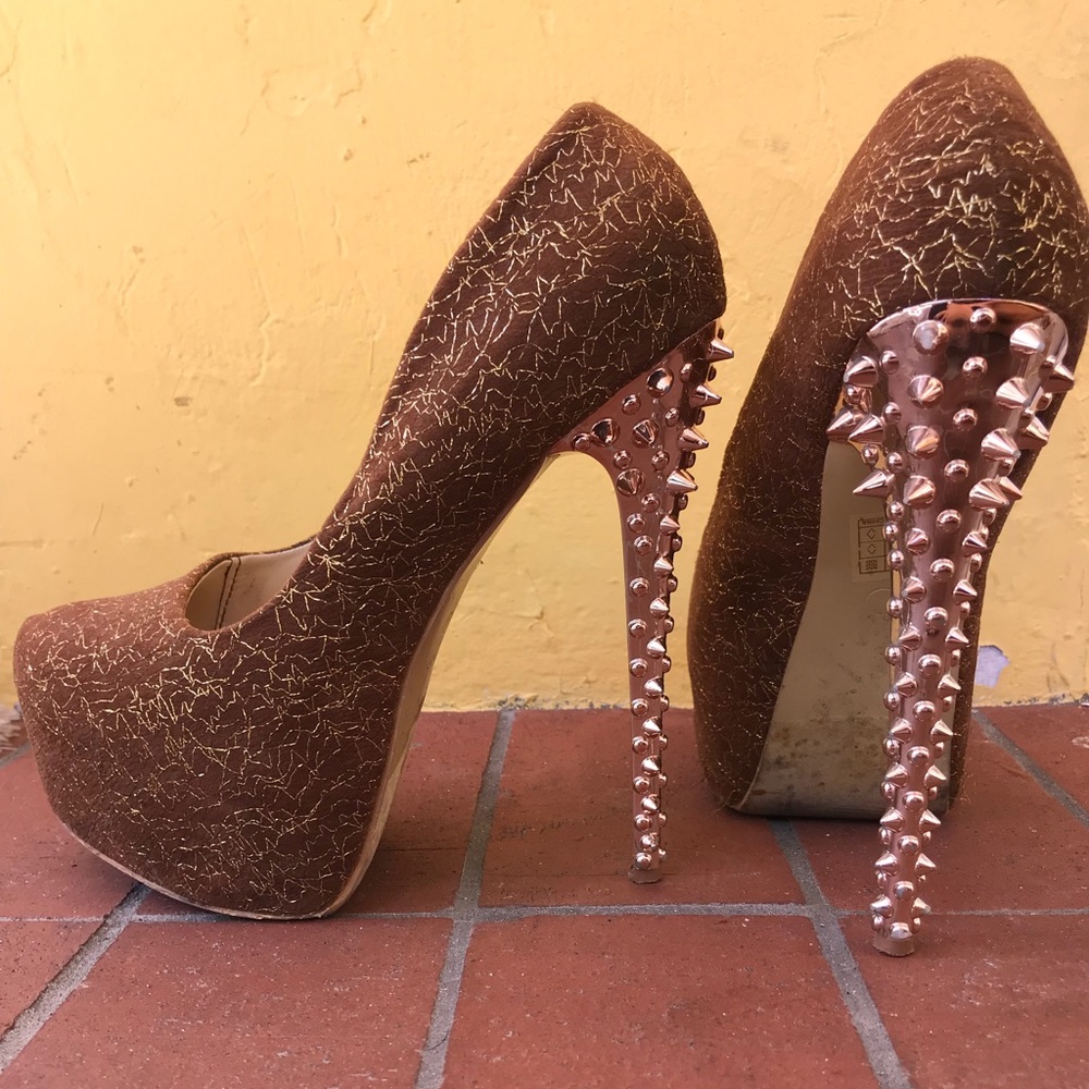 Spike stiletto very high heel shoes